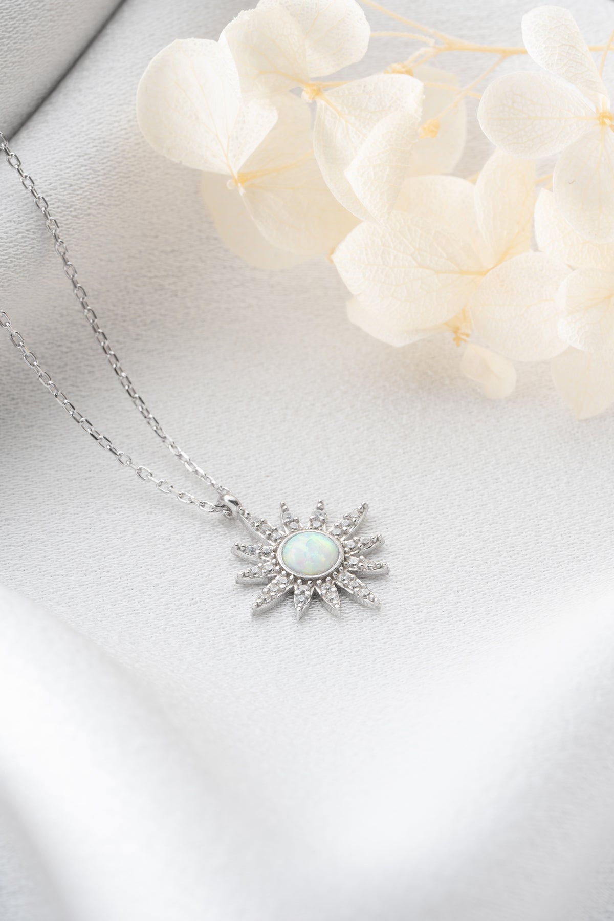 925 Ayar Gümüş Sedef Taşlı Güneş Kolye