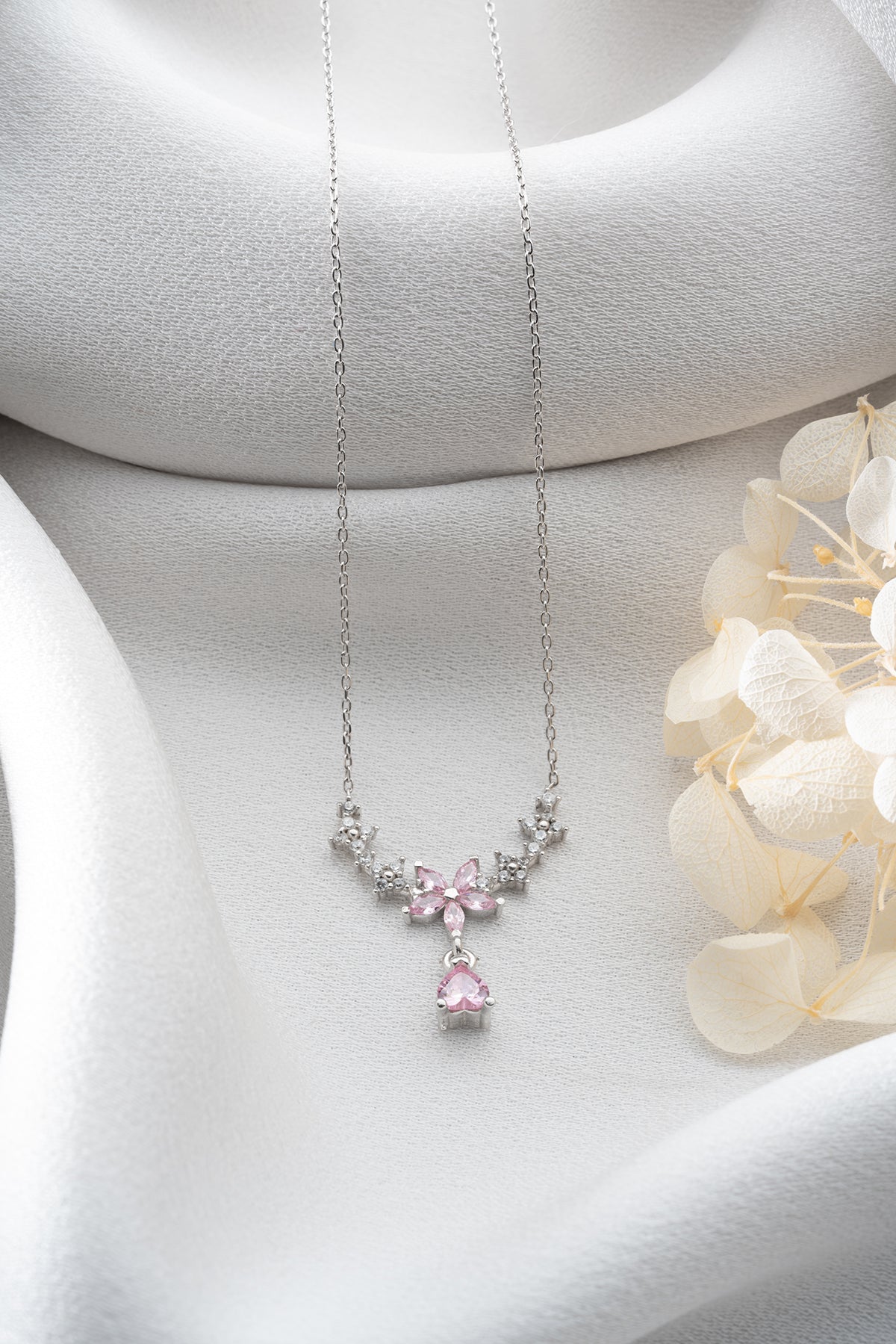 925 Ayar Gümüş Pembe Zirkon Taşlı Kalp Sallantılı Kolye