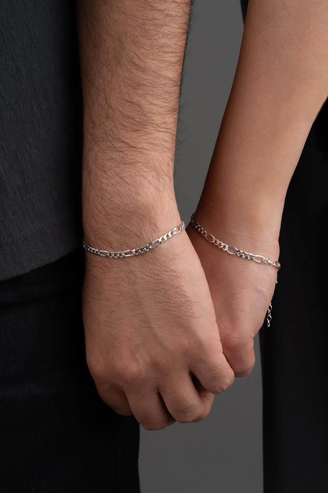 925 Ayar Gümüş Kişiye Özel Harfli Figaro Çift Bilekliği