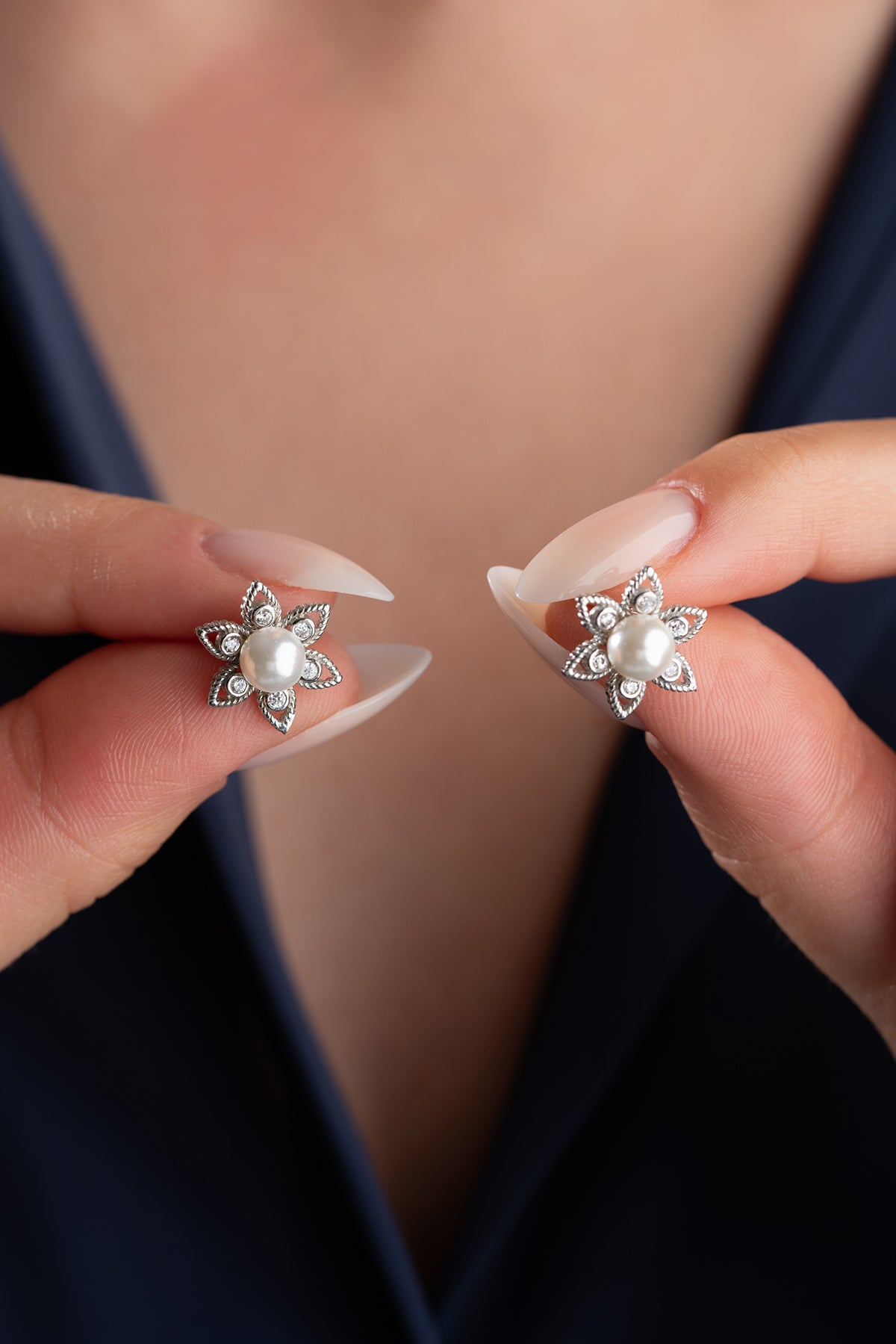 925 Ayar Gümüş Çiçek Model İncili Küpe