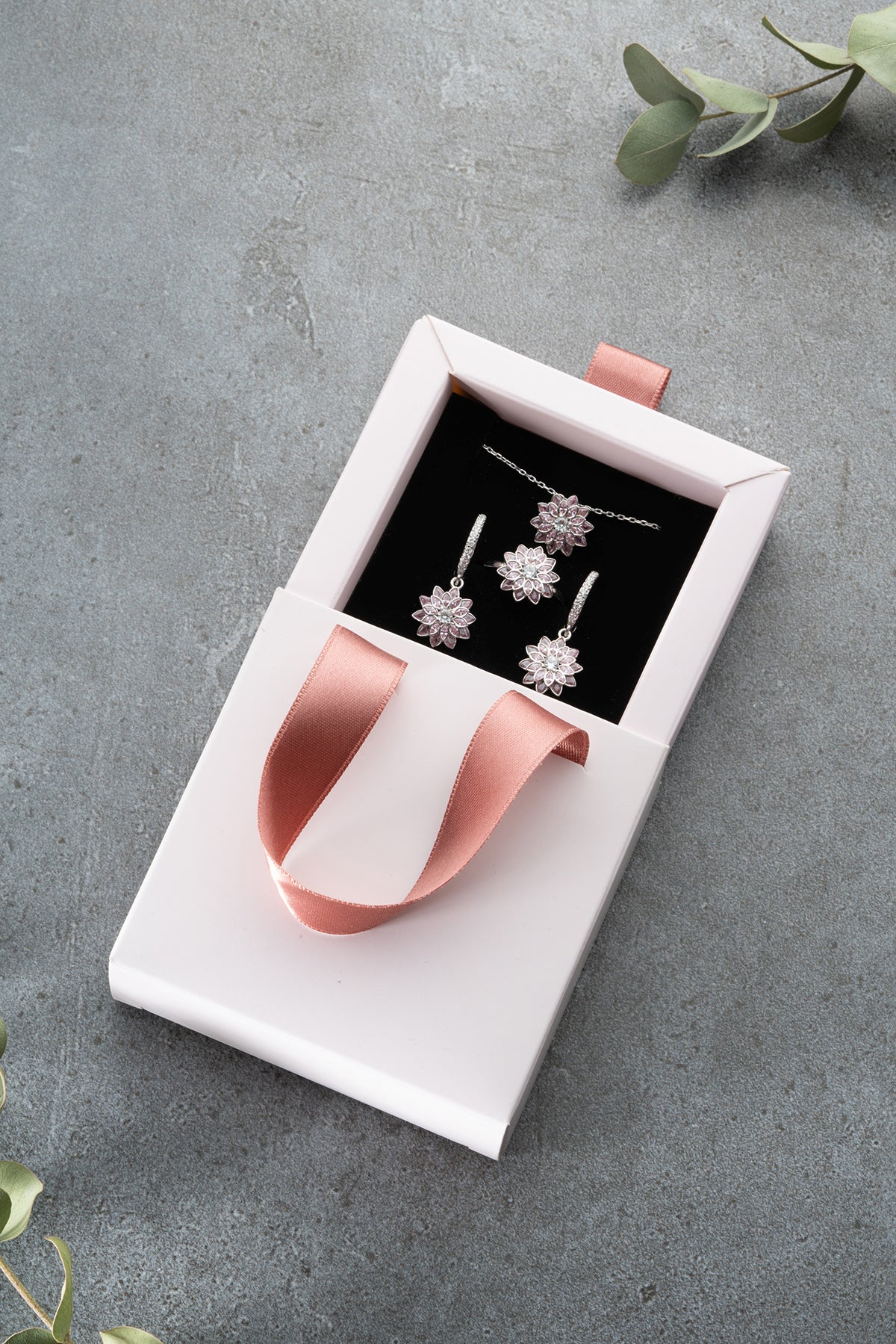 925 Ayar Gümüş Pembe Taşlı Lotus Çiçeği Kolye Küpe  Yüzük  Takı Seti