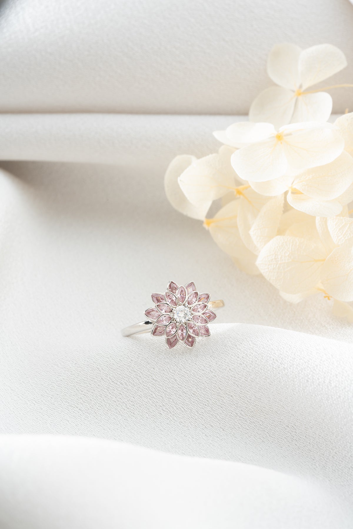 925 Ayar Gümüş Pembe Taşlı Lotus Çiçeği Yüzük