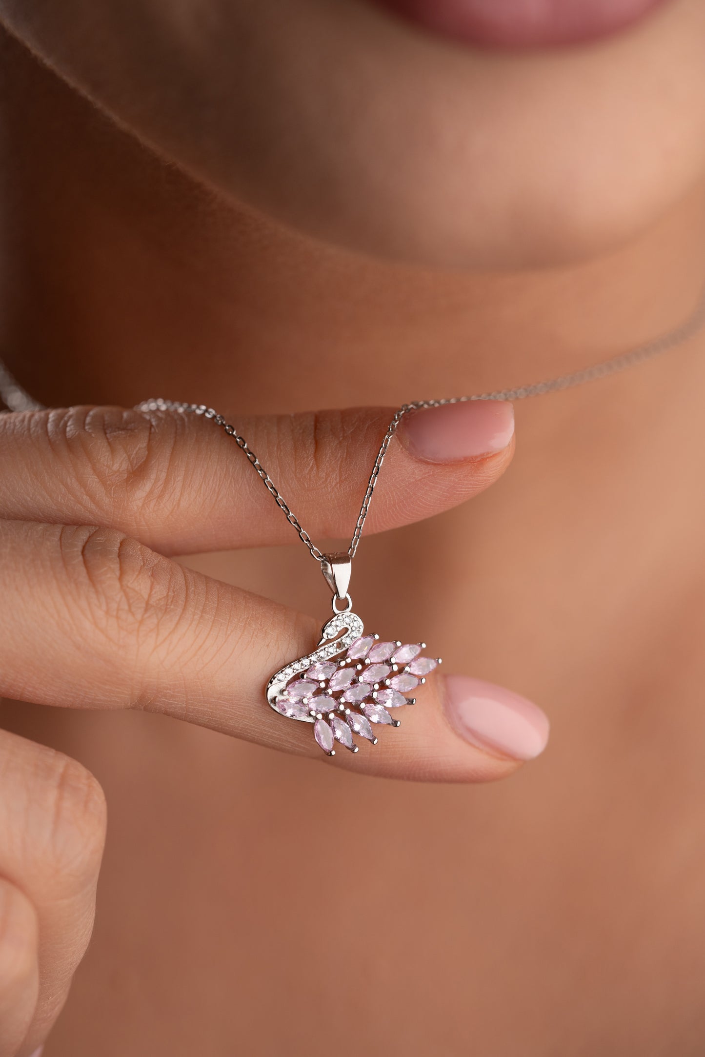 925 Ayar Gümüş Pembe Taşlı Kuğu Kolye