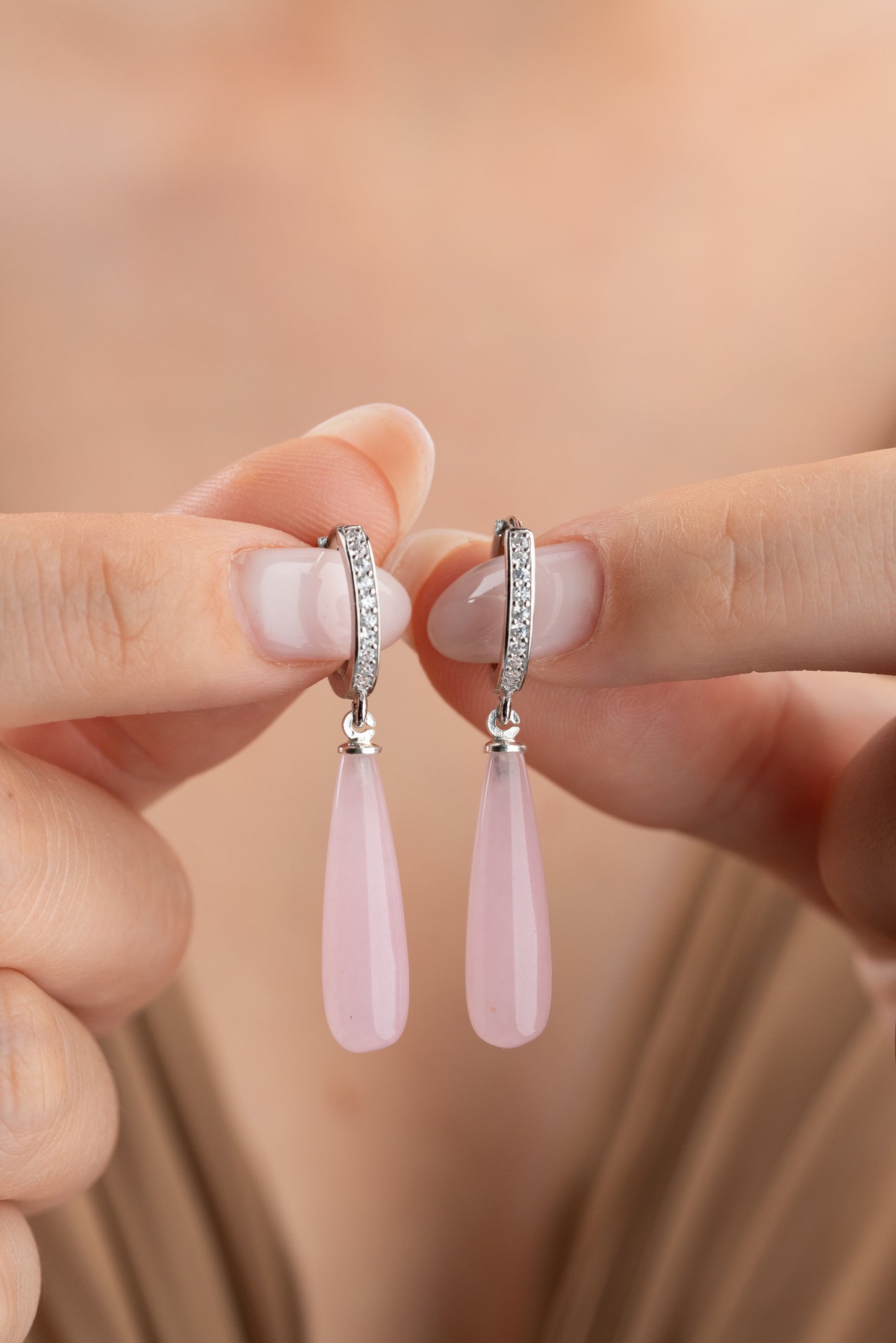 925 Ayar Gümüş Pembe Damla Taşlı Sallantı Küpe