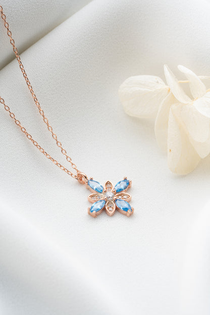 925 Ayar Gümüş Mavi Taşlı Lotus Çiçeği Kolye