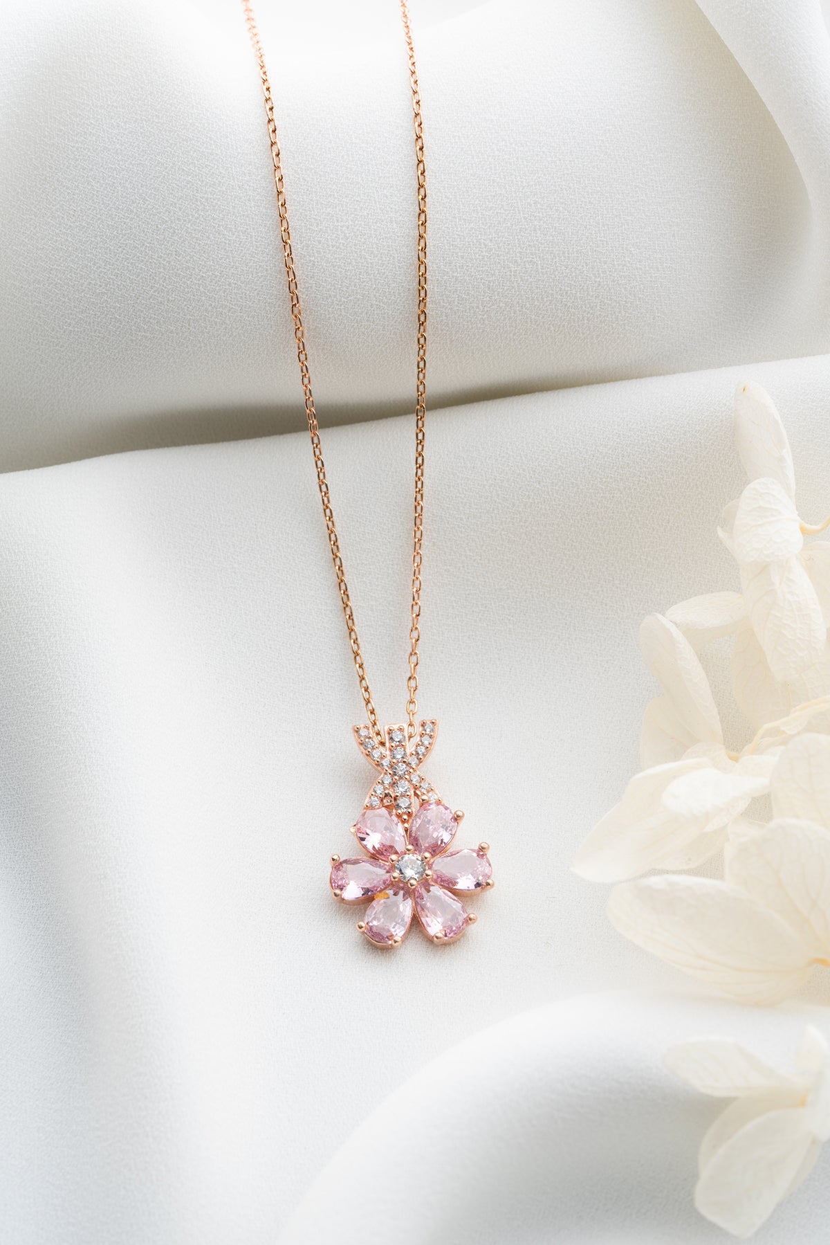 925 Ayar Gümüş Pembe Lotus Çiçeği Kolye