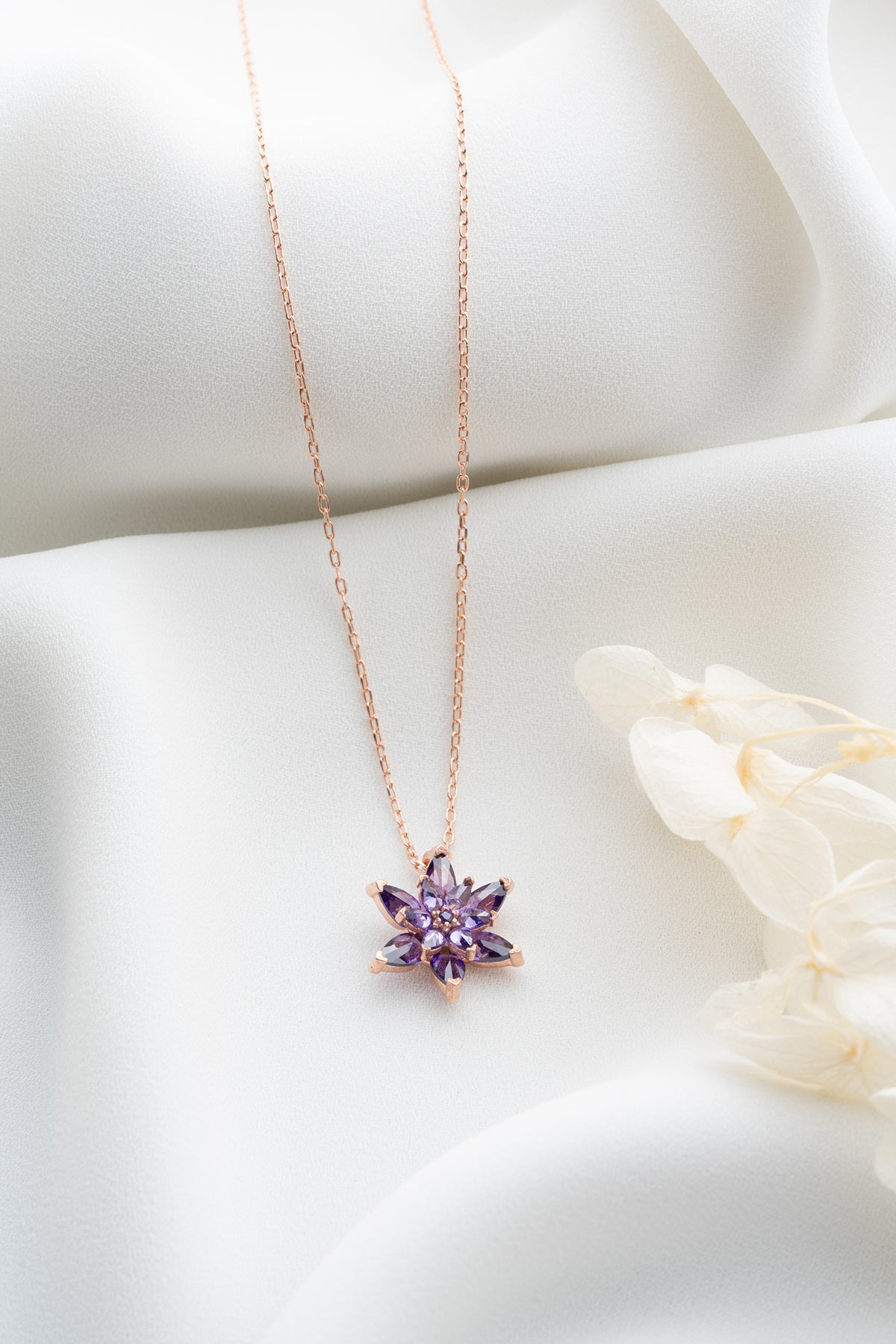 925 Ayar Gümüş Mor Taşlı Lotus Çiçeği Kolye