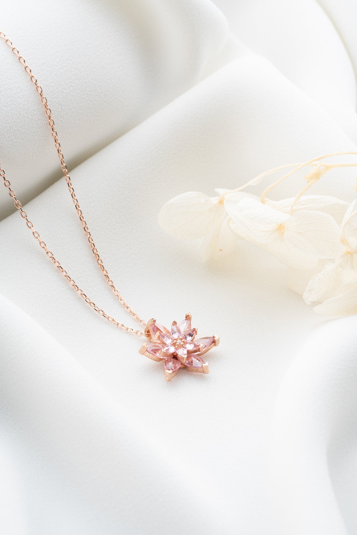 925 Ayar Gümüş Pembe Taşlı Lotus Çiçeği Kolye