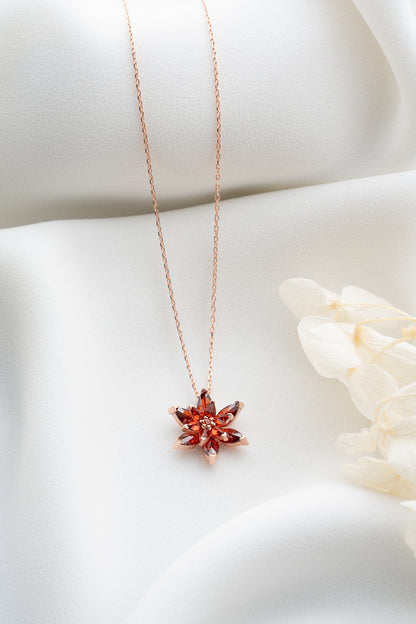 925 Ayar Gümüş Garnet Taşlı Lotus Çiçeği Kolye