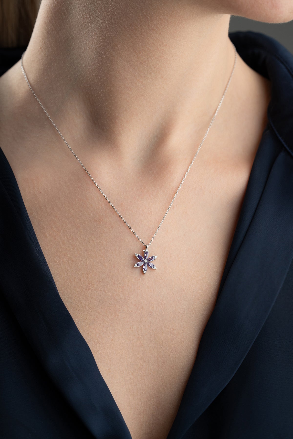 925 Ayar Gümüş Amatist Taşlı Lotus Çiçeği Kolye