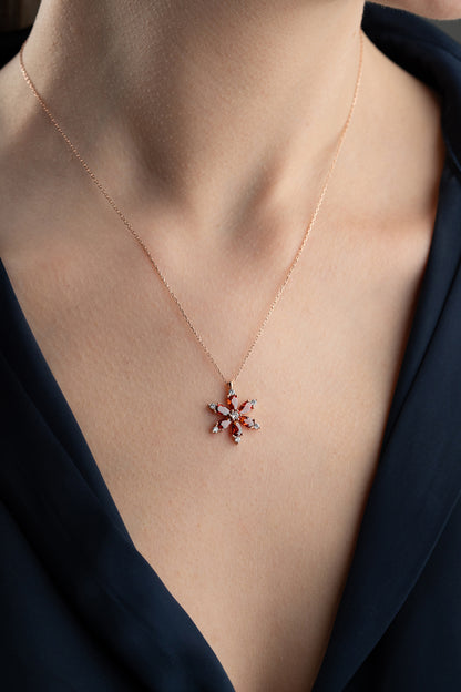 925 Ayar Gümüş Garnet Taşlı Lotus Çiçeği Kolye