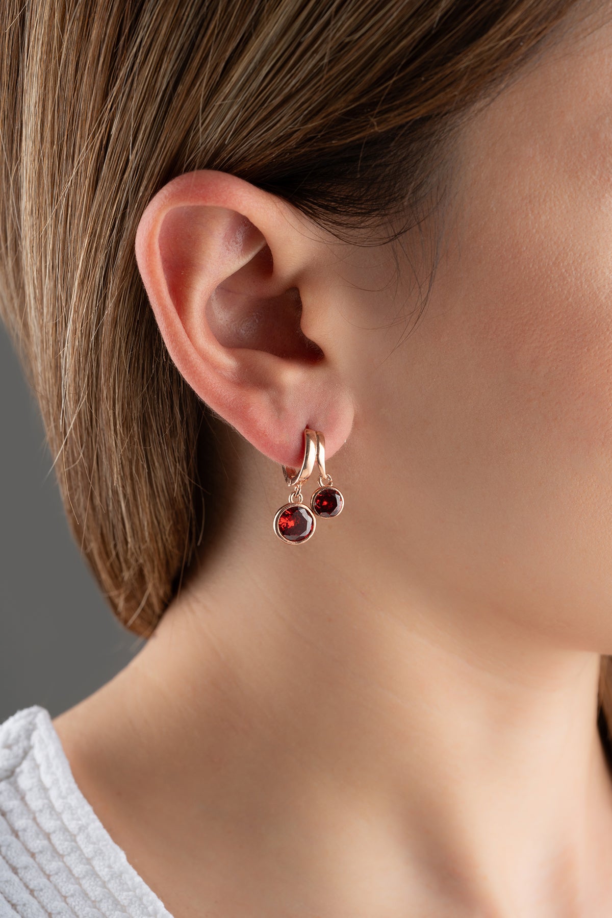 925 Ayar Gümüş Garnet Taşlı Sallantılı Küpe