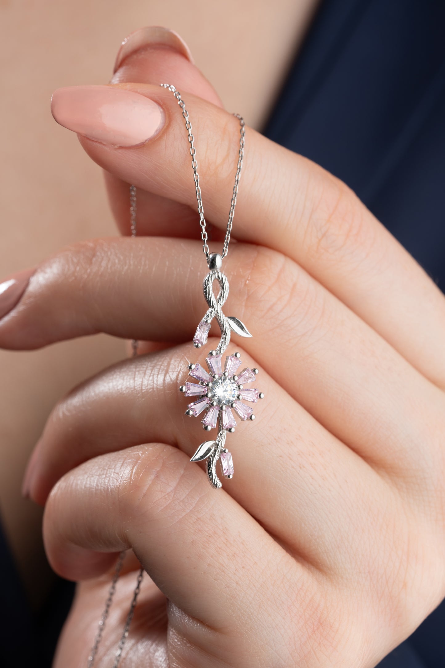 925 Ayar Gümüş Pembe Zirkon Taşlı Çiçek Kolye