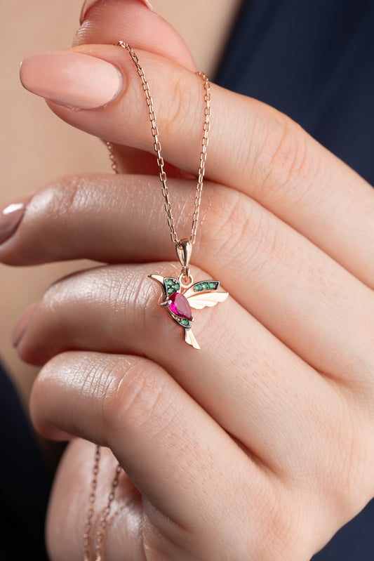925 Ayar Gümüş Ruby Taşlı Arı Kuşu Kolye