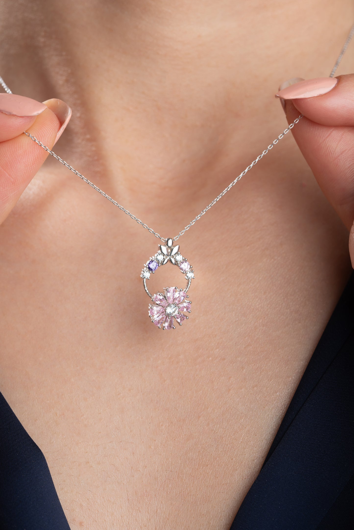 925 Ayar Gümüş Pembe  Zirkon Damla Taşlı Kelebek Detaylı Kolye