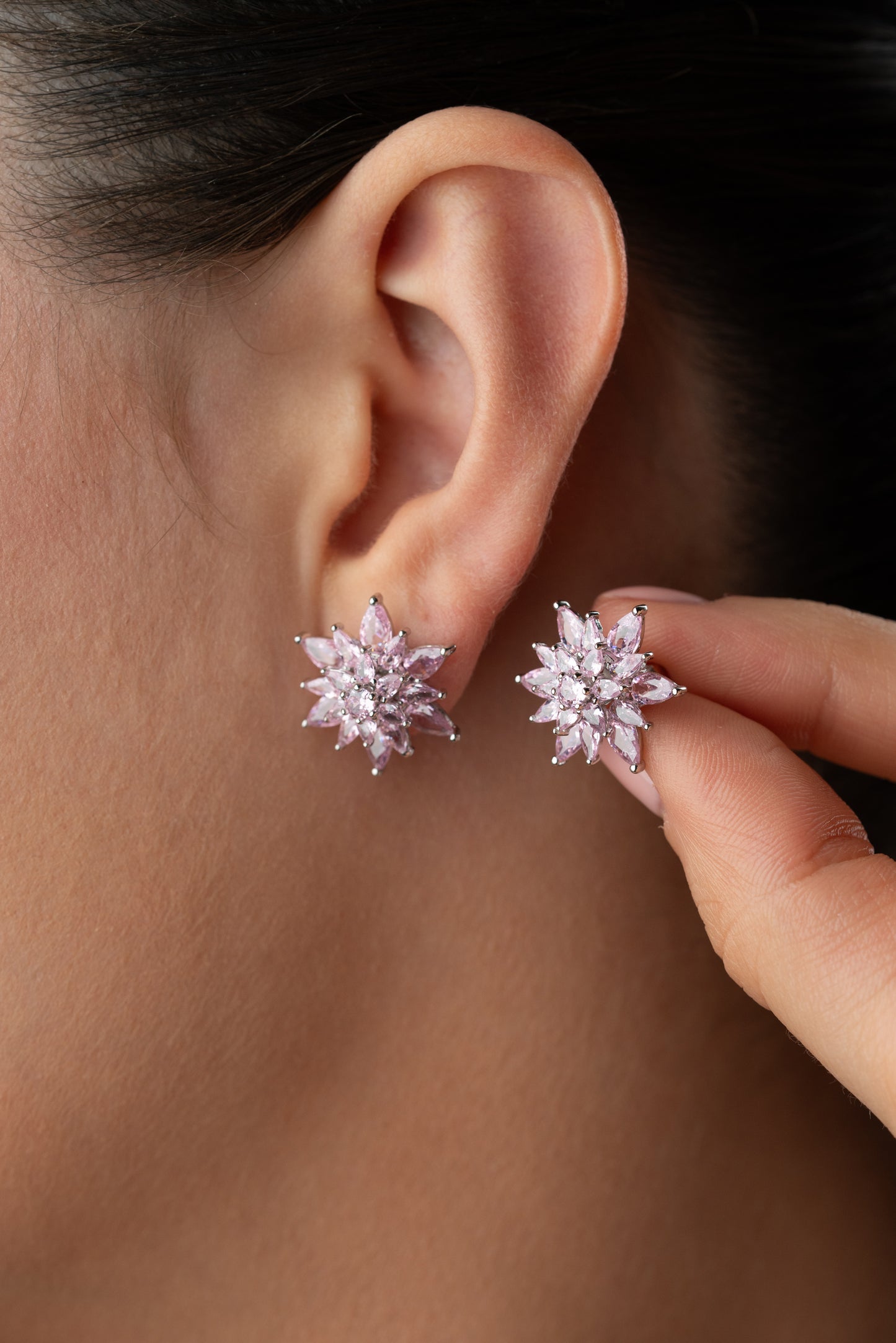 925 Ayar Gümüş Pembe Taşlı Çivili Lotus Kolye