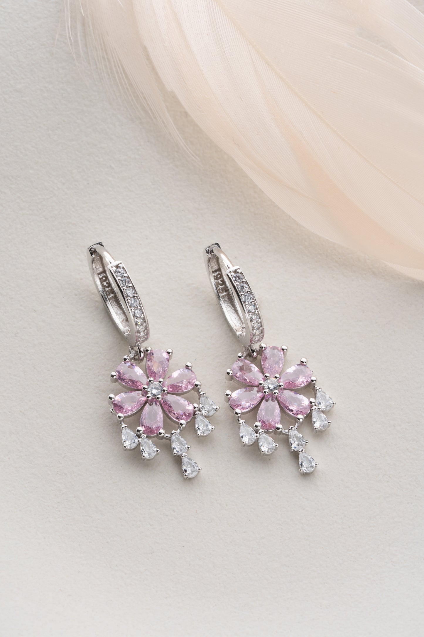 925 Ayar Gümüş Pembe Taşlı Damla Sallantılı Lotus Küpe
