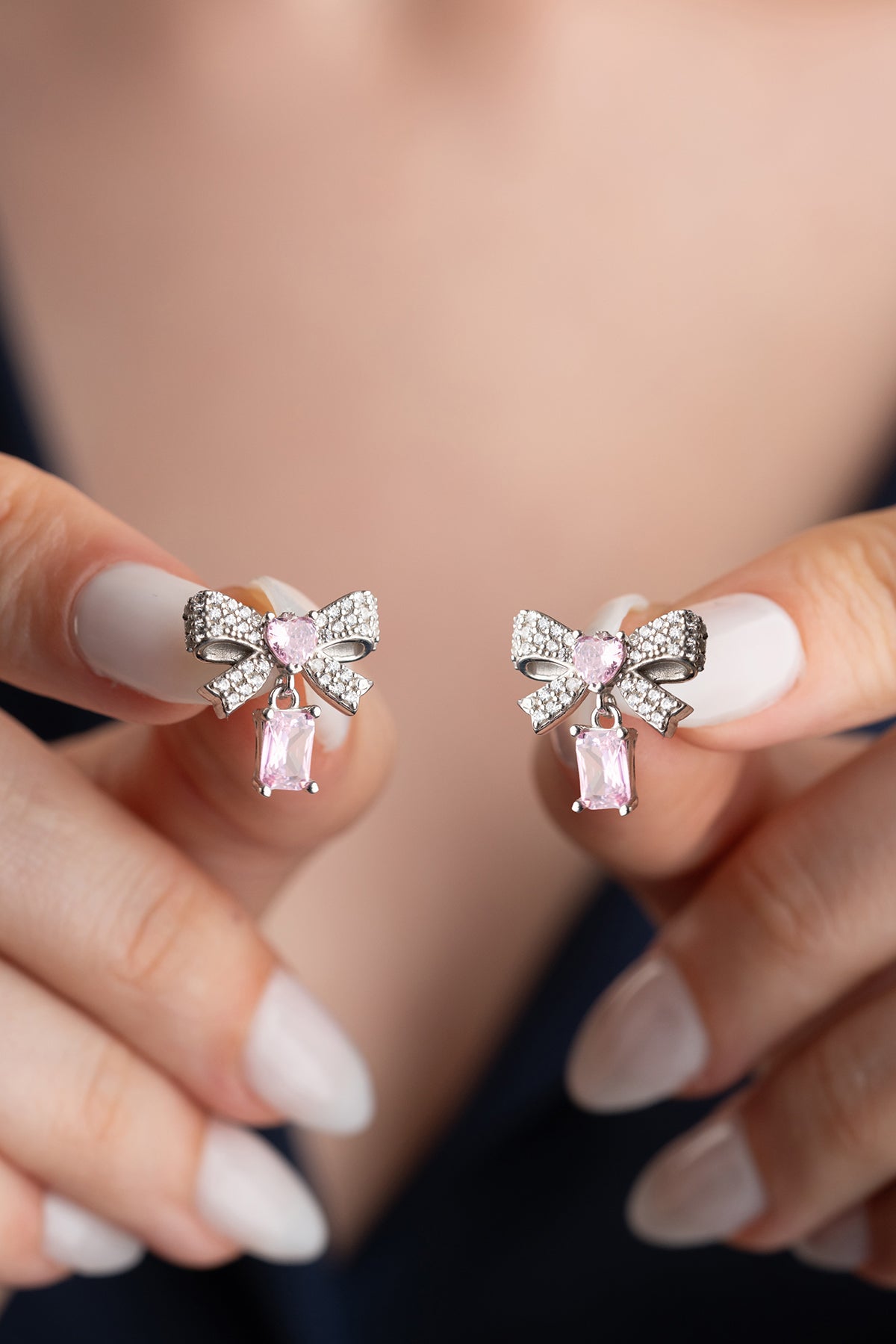 925 Ayar Gümüş Pembe Baget Taşlı Kurdale Küpe