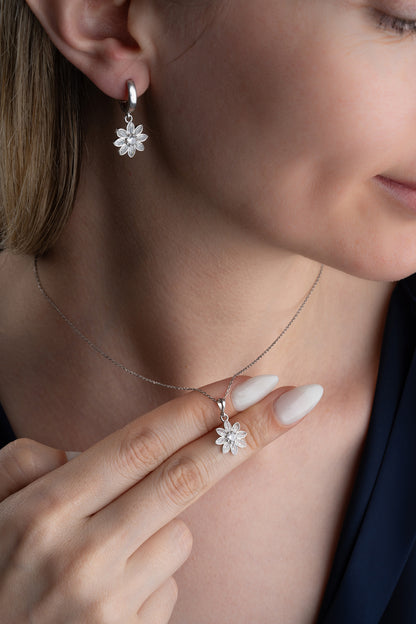 925 Ayar Gümüş Zirkon Taşlı Çiçek Takı Seti