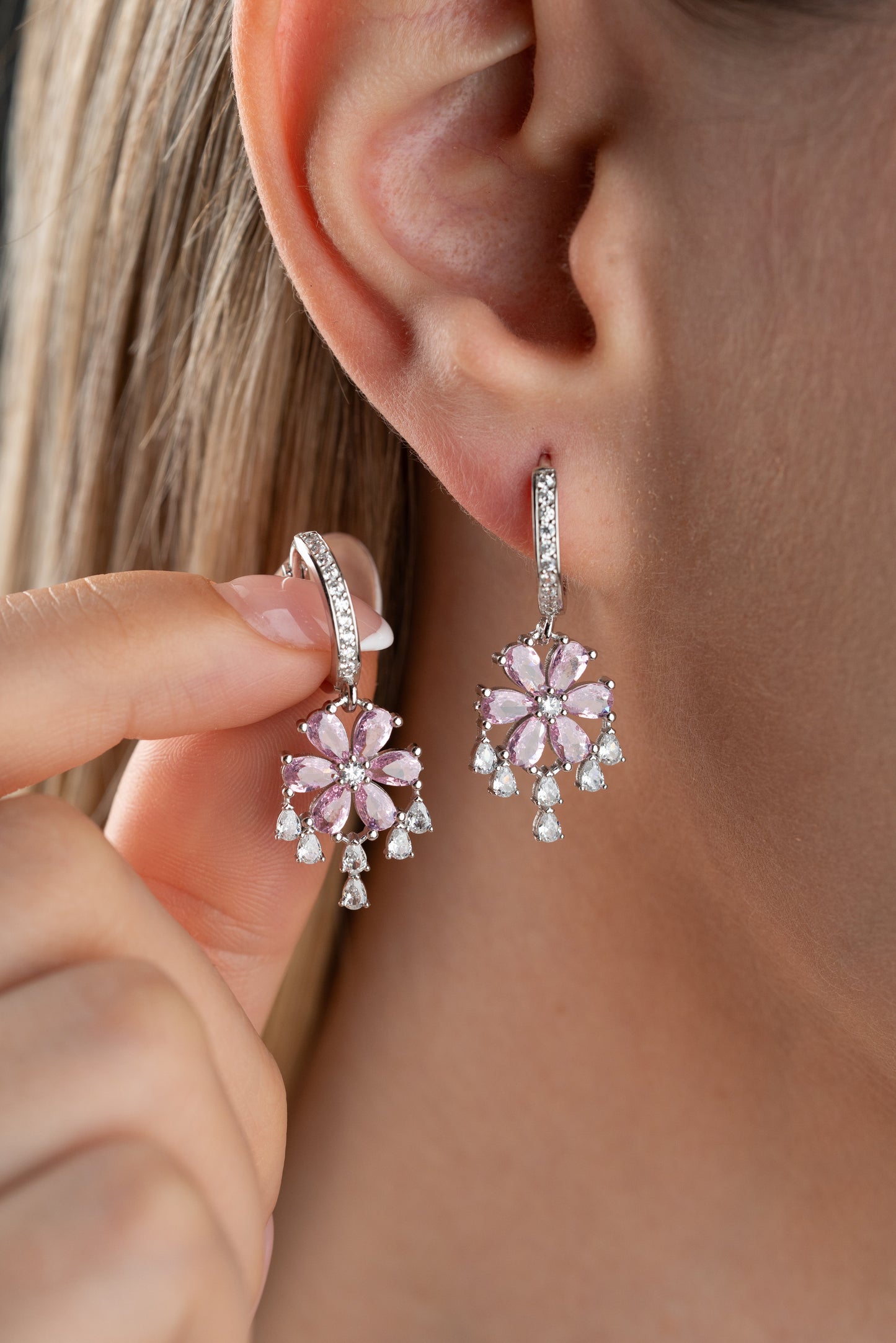925 Ayar Gümüş Pembe Taşlı Damla Sallantılı Lotus Küpe